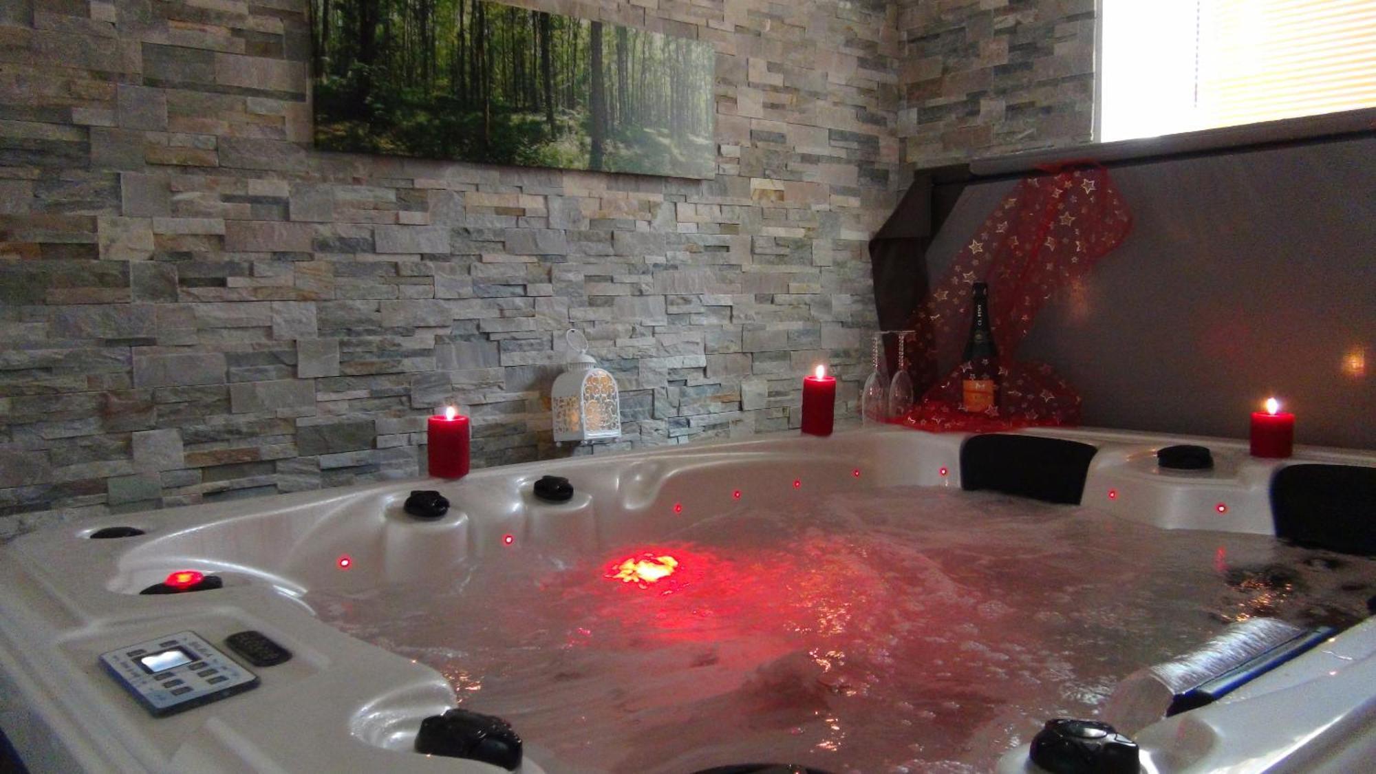 Le Clos Des Tilleuls D Day Home, Chambres D'Hotes, Suite Avec Sauna Privatif, Suite Avec Balneotherapie Privative, En Supplement Option Spa Bain A Remous La Vendelée Exterior foto