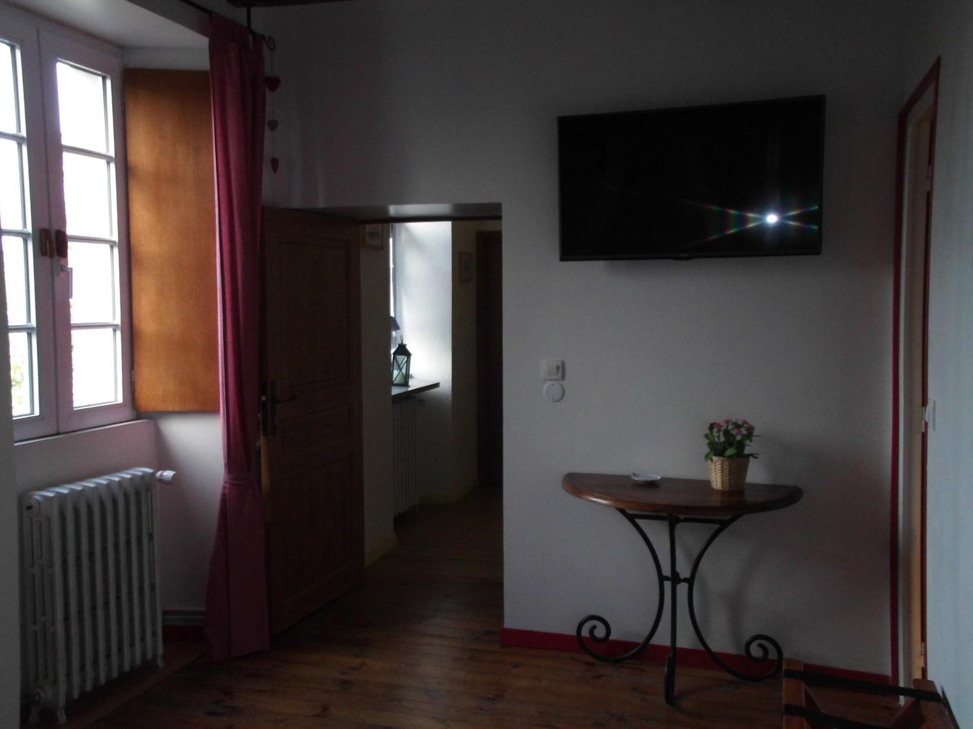 Le Clos Des Tilleuls D Day Home, Chambres D'Hotes, Suite Avec Sauna Privatif, Suite Avec Balneotherapie Privative, En Supplement Option Spa Bain A Remous La Vendelée Cameră foto